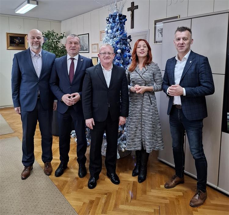 Slika \PU_V\vijesti\2026\Novogodišnji posjet 26\20260101_102235.jpg